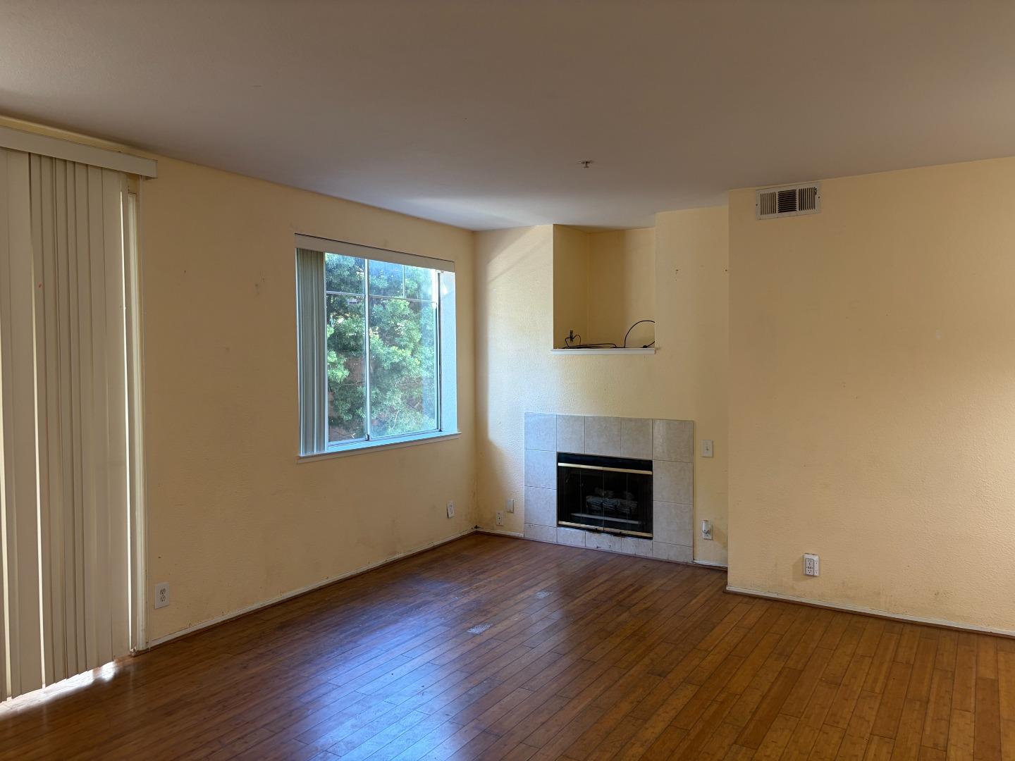 Detail Gallery Image 10 of 19 For 1400 El Camino Real #122,  South San Francisco,  CA 94080 - 2 Beds | 2 Baths
