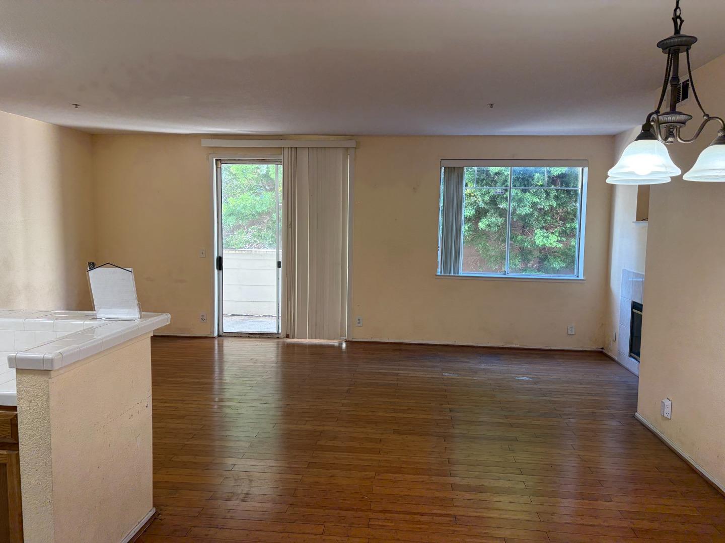 Detail Gallery Image 7 of 19 For 1400 El Camino Real #122,  South San Francisco,  CA 94080 - 2 Beds | 2 Baths