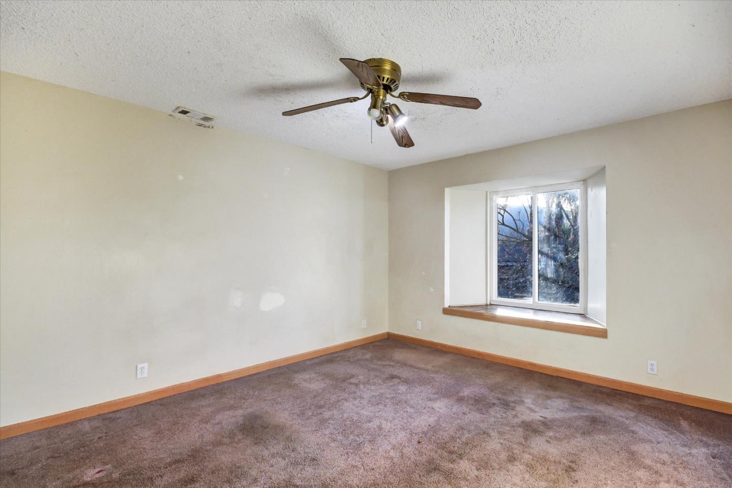 Detail Gallery Image 15 of 29 For 6595 Princevalle St, Gilroy,  CA 95020 - 4 Beds | 2/1 Baths