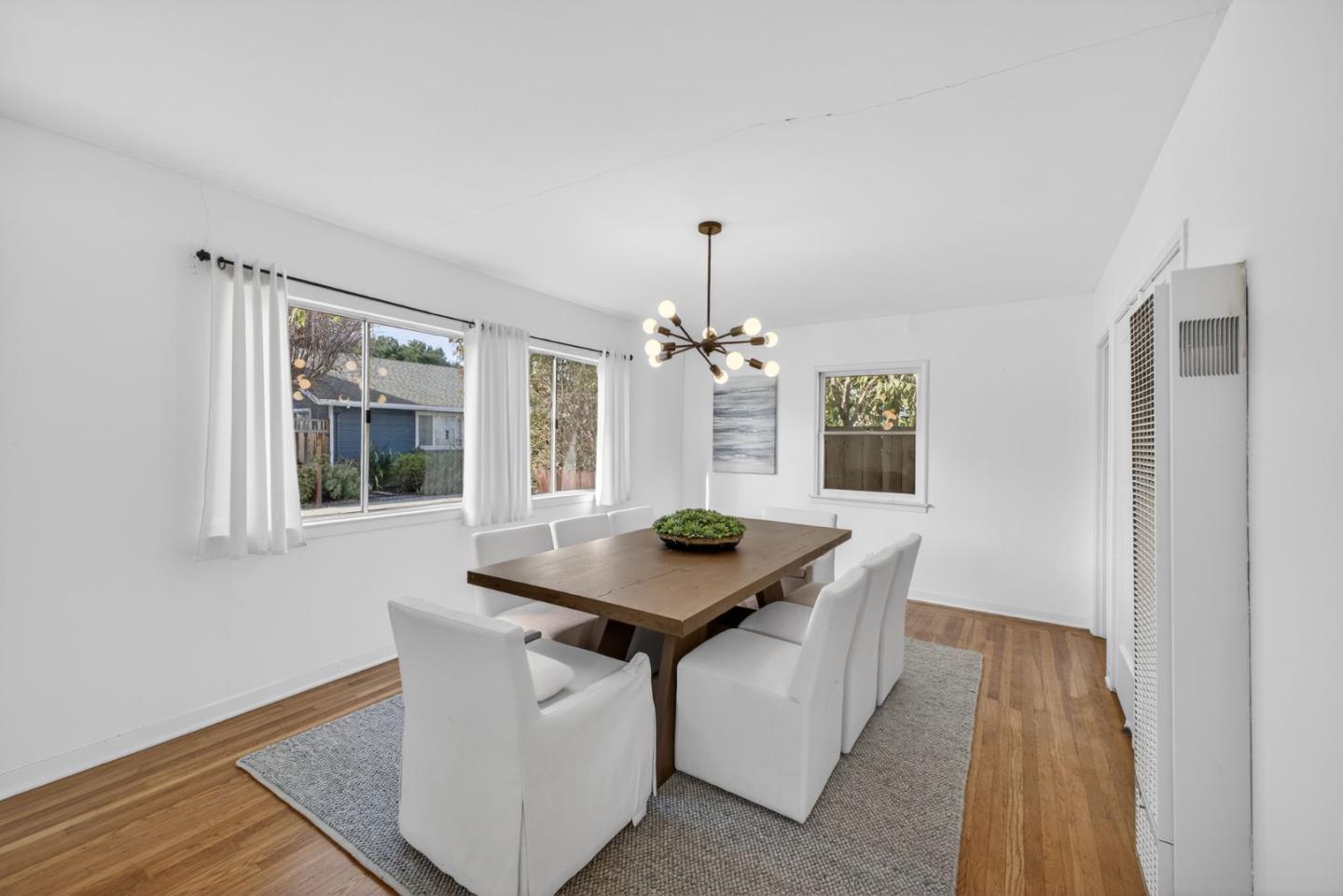 Detail Gallery Image 10 of 35 For 3 Vera Ct, Redwood City,  CA 94061 - 3 Beds | 2 Baths