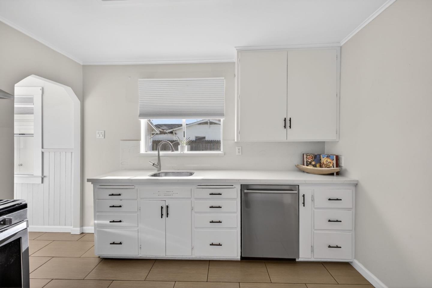 Detail Gallery Image 13 of 35 For 3 Vera Ct, Redwood City,  CA 94061 - 3 Beds | 2 Baths