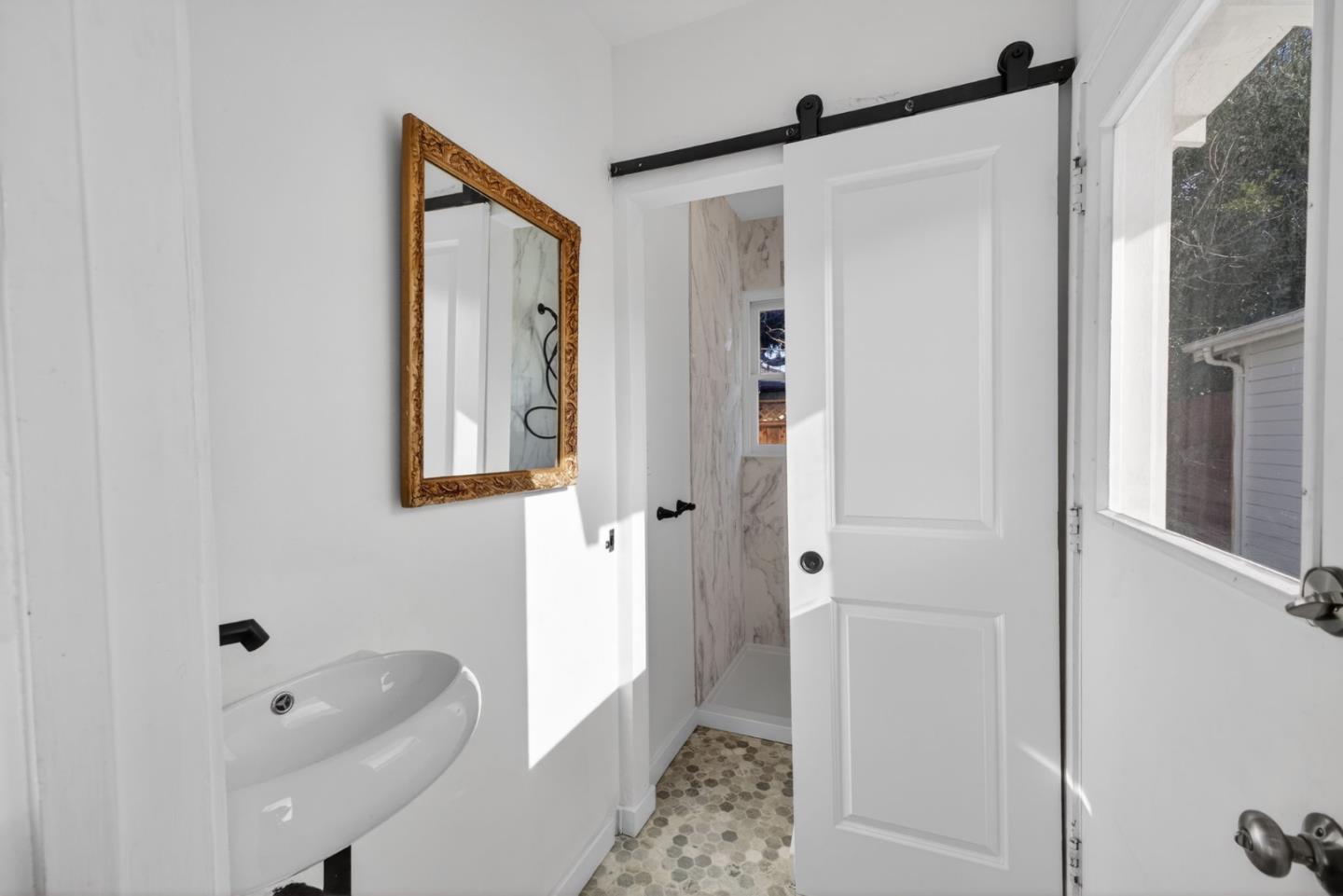 Detail Gallery Image 15 of 35 For 3 Vera Ct, Redwood City,  CA 94061 - 3 Beds | 2 Baths