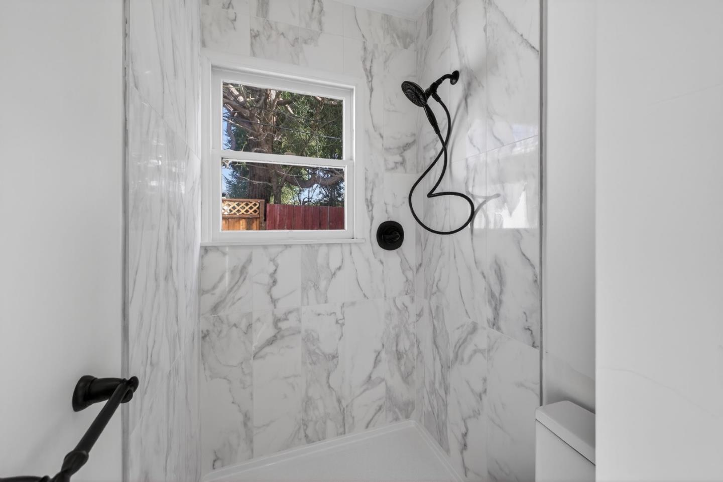 Detail Gallery Image 16 of 35 For 3 Vera Ct, Redwood City,  CA 94061 - 3 Beds | 2 Baths