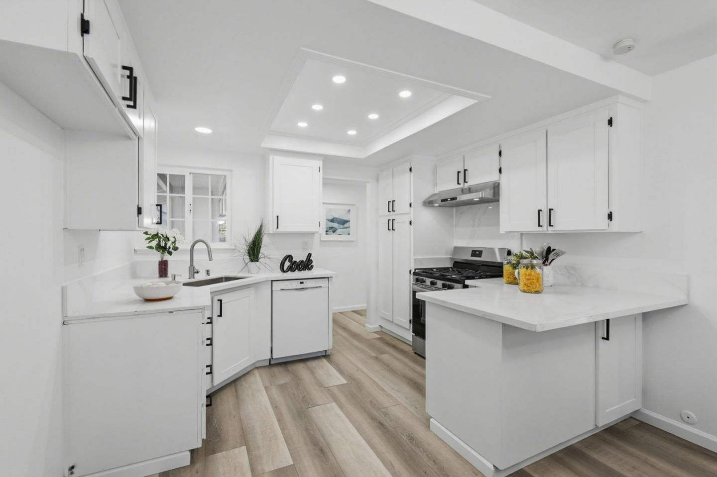 Detail Gallery Image 10 of 29 For 2202 Yosemite Dr, Milpitas,  CA 95035 - 3 Beds | 2 Baths