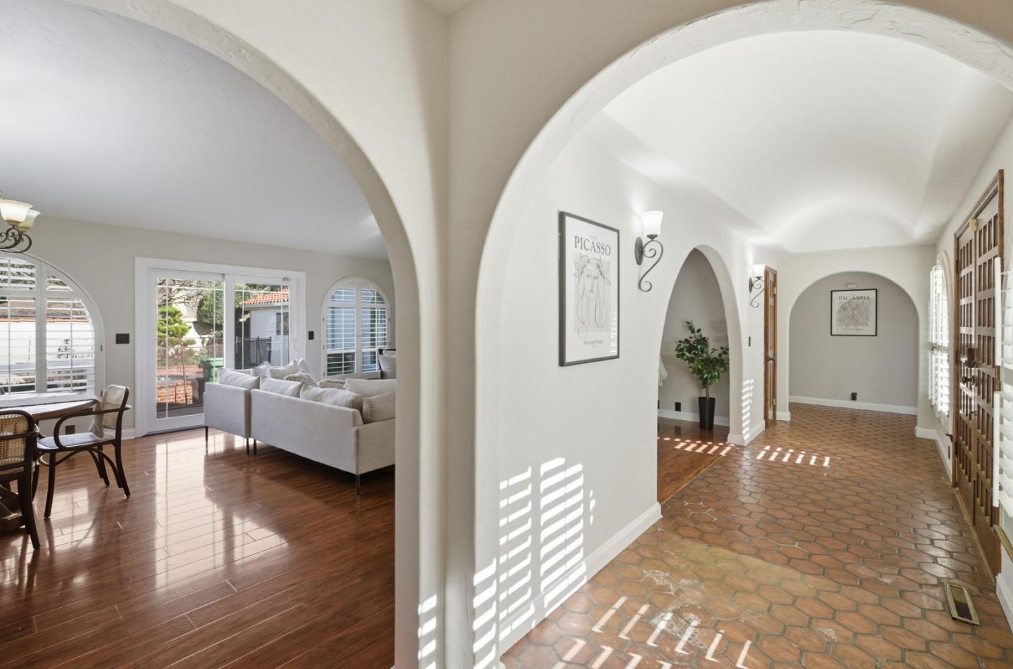 Detail Gallery Image 3 of 45 For 2167 Emory St, San Jose,  CA 95128 - 3 Beds | 2 Baths