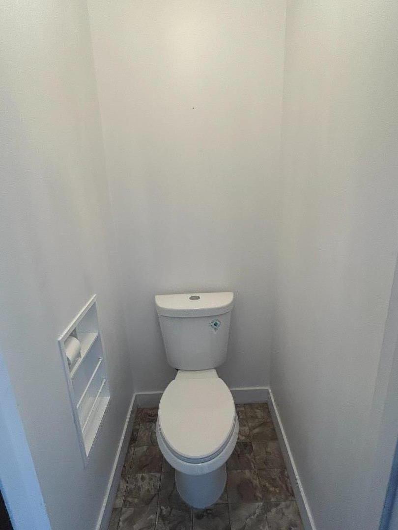 Detail Gallery Image 18 of 23 For 265 Crestmoor Cir, Pacifica,  CA 94044 - 3 Beds | 1/1 Baths