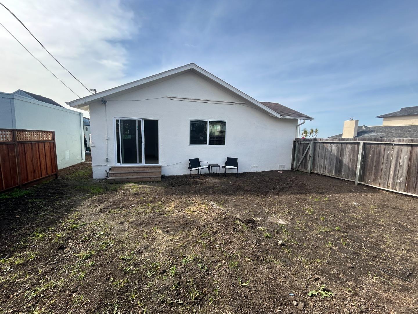 Detail Gallery Image 20 of 23 For 265 Crestmoor Cir, Pacifica,  CA 94044 - 3 Beds | 1/1 Baths