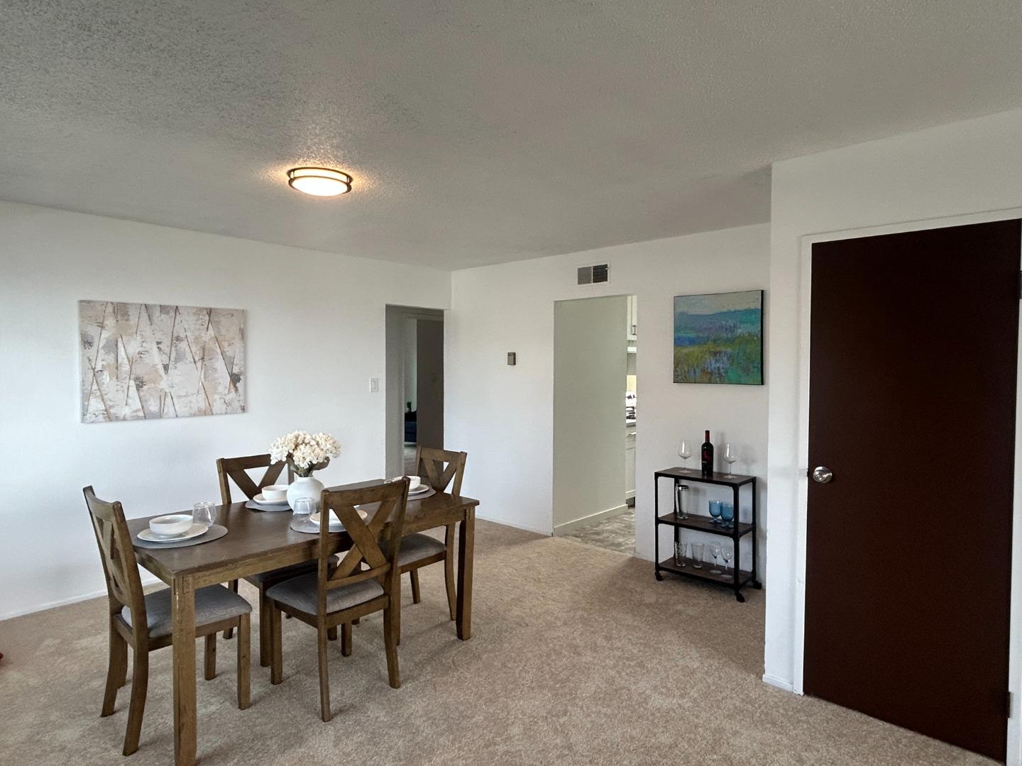 Detail Gallery Image 9 of 23 For 265 Crestmoor Cir, Pacifica,  CA 94044 - 3 Beds | 1/1 Baths