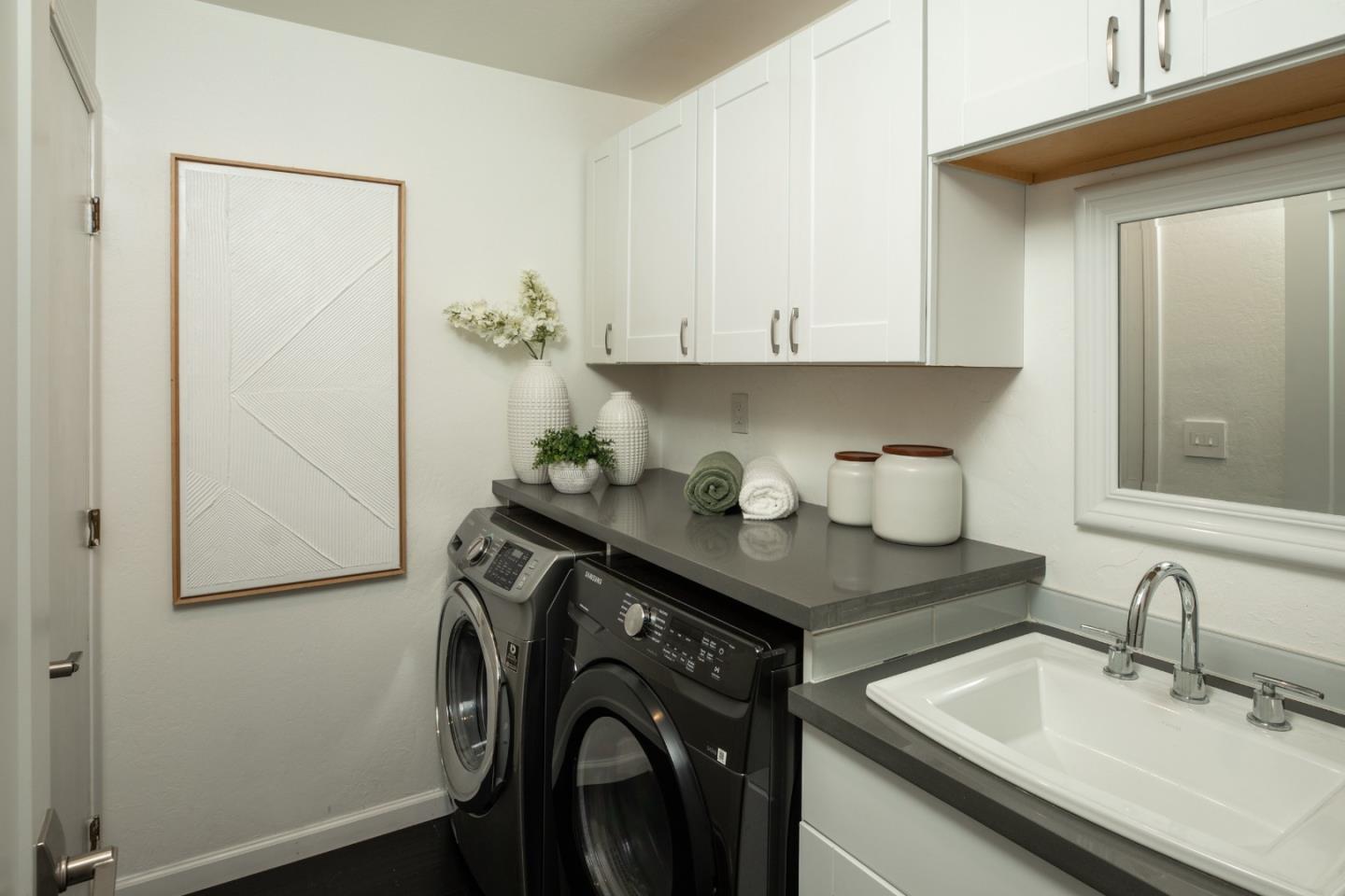 Detail Gallery Image 13 of 46 For 3594 Sunnymead Ct, San Jose,  CA 95117 - 5 Beds | 3 Baths