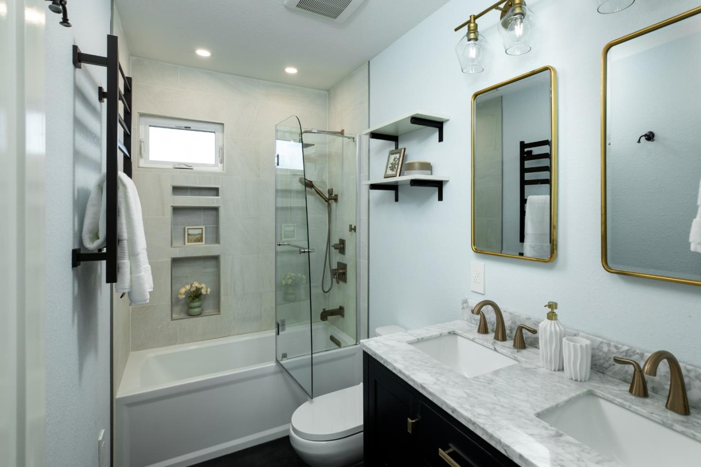 Detail Gallery Image 25 of 46 For 3594 Sunnymead Ct, San Jose,  CA 95117 - 5 Beds | 3 Baths