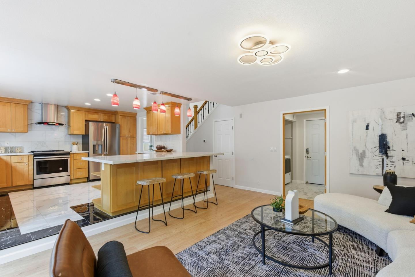 Detail Gallery Image 10 of 28 For 517 Martinique Dr, Redwood City,  CA 94065 - 4 Beds | 3 Baths