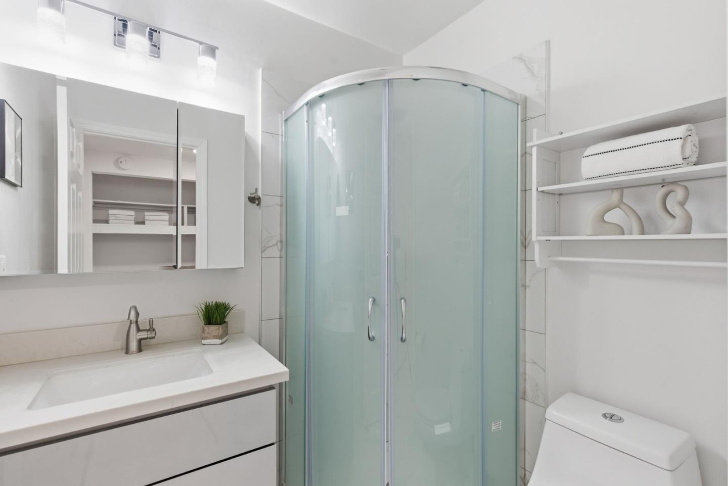 Detail Gallery Image 12 of 28 For 517 Martinique Dr, Redwood City,  CA 94065 - 4 Beds | 3 Baths