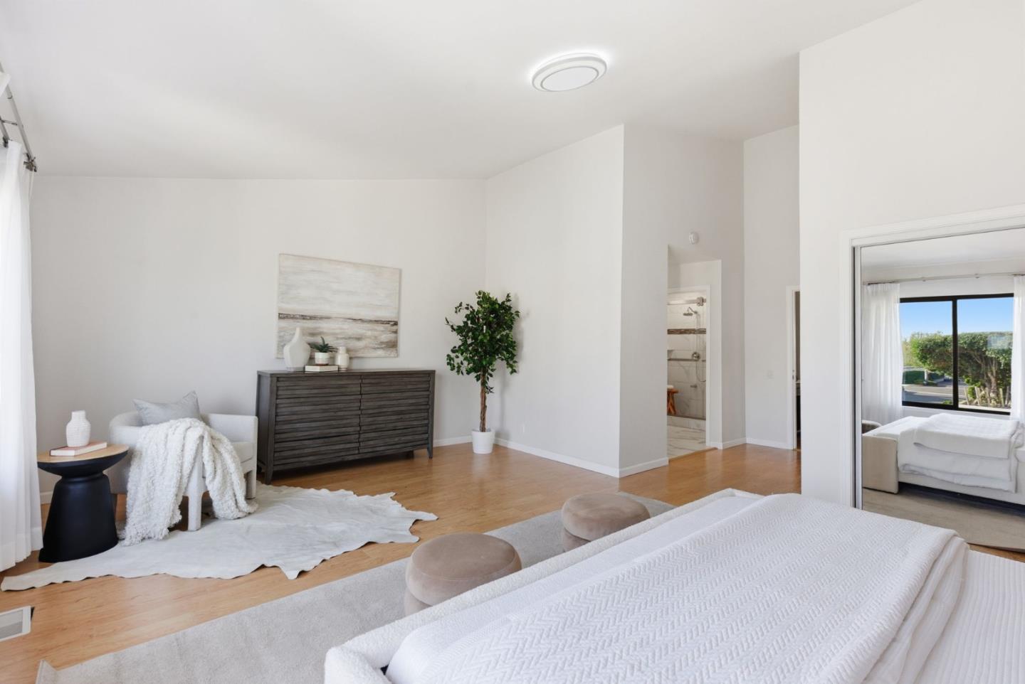 Detail Gallery Image 14 of 28 For 517 Martinique Dr, Redwood City,  CA 94065 - 4 Beds | 3 Baths