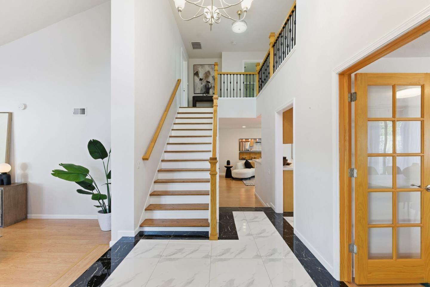 Detail Gallery Image 2 of 28 For 517 Martinique Dr, Redwood City,  CA 94065 - 4 Beds | 3 Baths