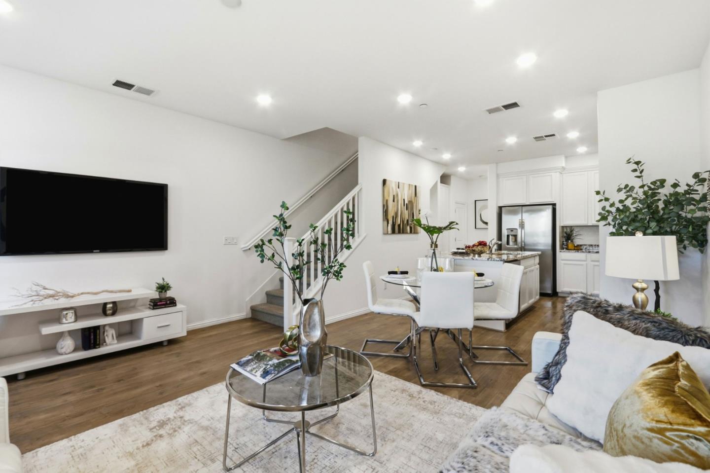 Detail Gallery Image 5 of 41 For 2580 Gimelli Way, San Jose,  CA 95133 - 3 Beds | 3 Baths