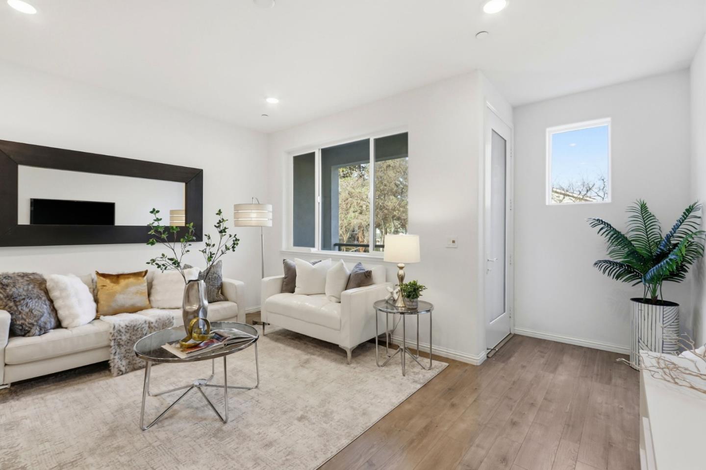 Detail Gallery Image 6 of 41 For 2580 Gimelli Way, San Jose,  CA 95133 - 3 Beds | 3 Baths