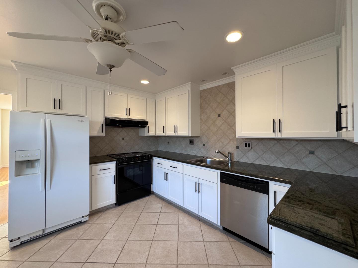 Detail Gallery Image 6 of 16 For Hawes Ct, Redwood City,  CA 94061 - 2 Beds | 1 Baths