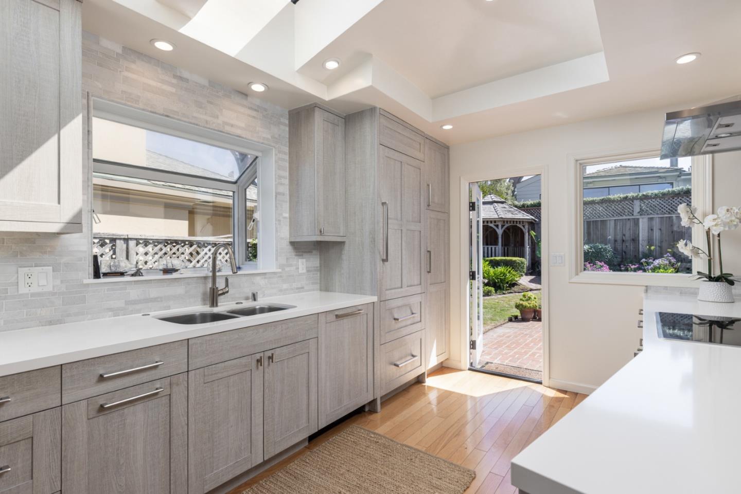 Detail Gallery Image 11 of 30 For 26177 Scenic Rd, Carmel,  CA 93923 - 3 Beds | 2 Baths