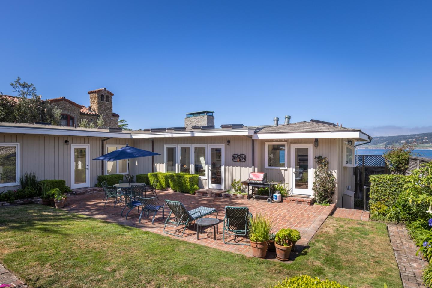 Detail Gallery Image 14 of 30 For 26177 Scenic Rd, Carmel,  CA 93923 - 3 Beds | 2 Baths