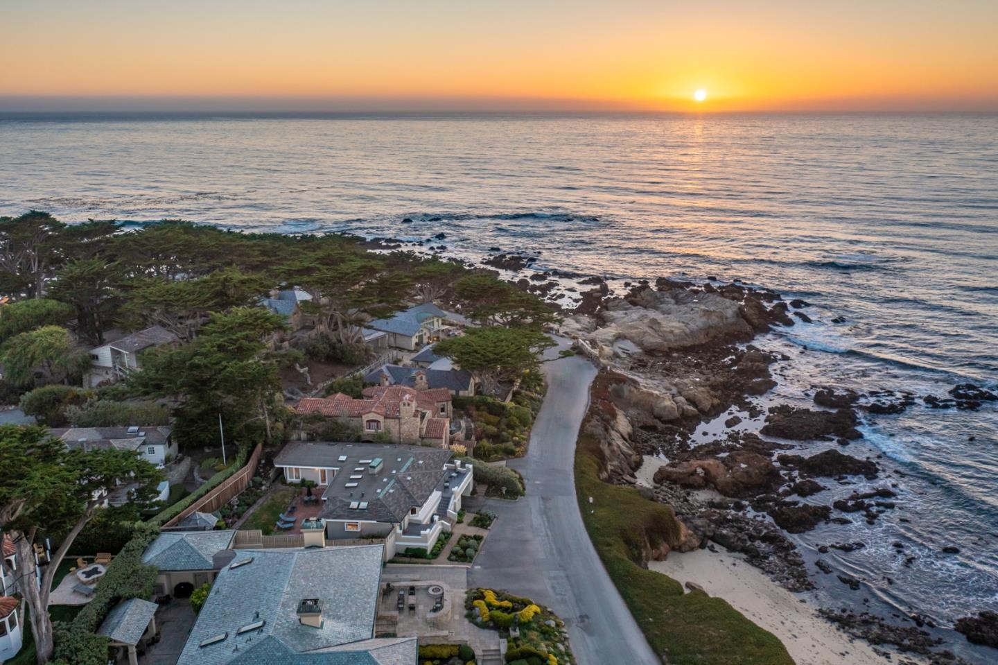 Detail Gallery Image 28 of 30 For 26177 Scenic Rd, Carmel,  CA 93923 - 3 Beds | 2 Baths