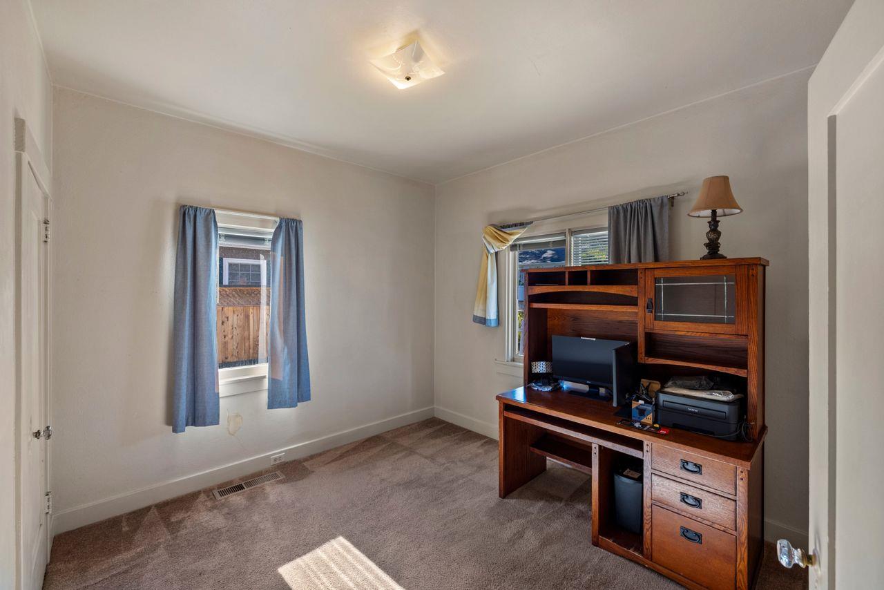 Detail Gallery Image 15 of 38 For 851 Laurel Ave, Pacific Grove,  CA 93950 - 3 Beds | 1 Baths