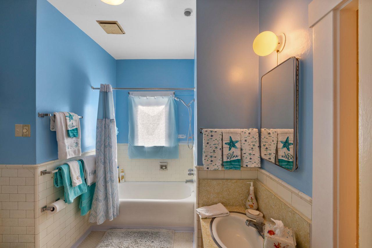 Detail Gallery Image 19 of 38 For 851 Laurel Ave, Pacific Grove,  CA 93950 - 3 Beds | 1 Baths