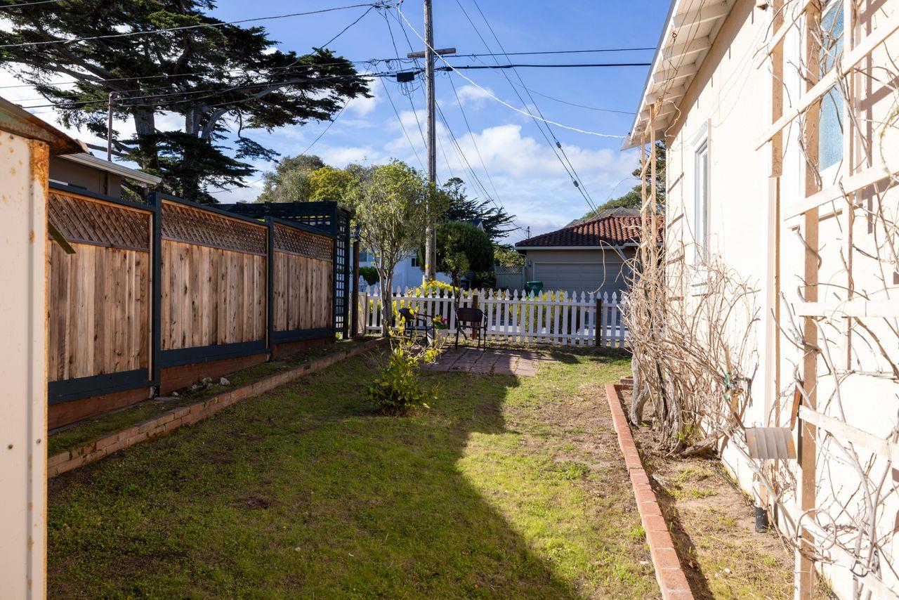 Detail Gallery Image 29 of 38 For 851 Laurel Ave, Pacific Grove,  CA 93950 - 3 Beds | 1 Baths