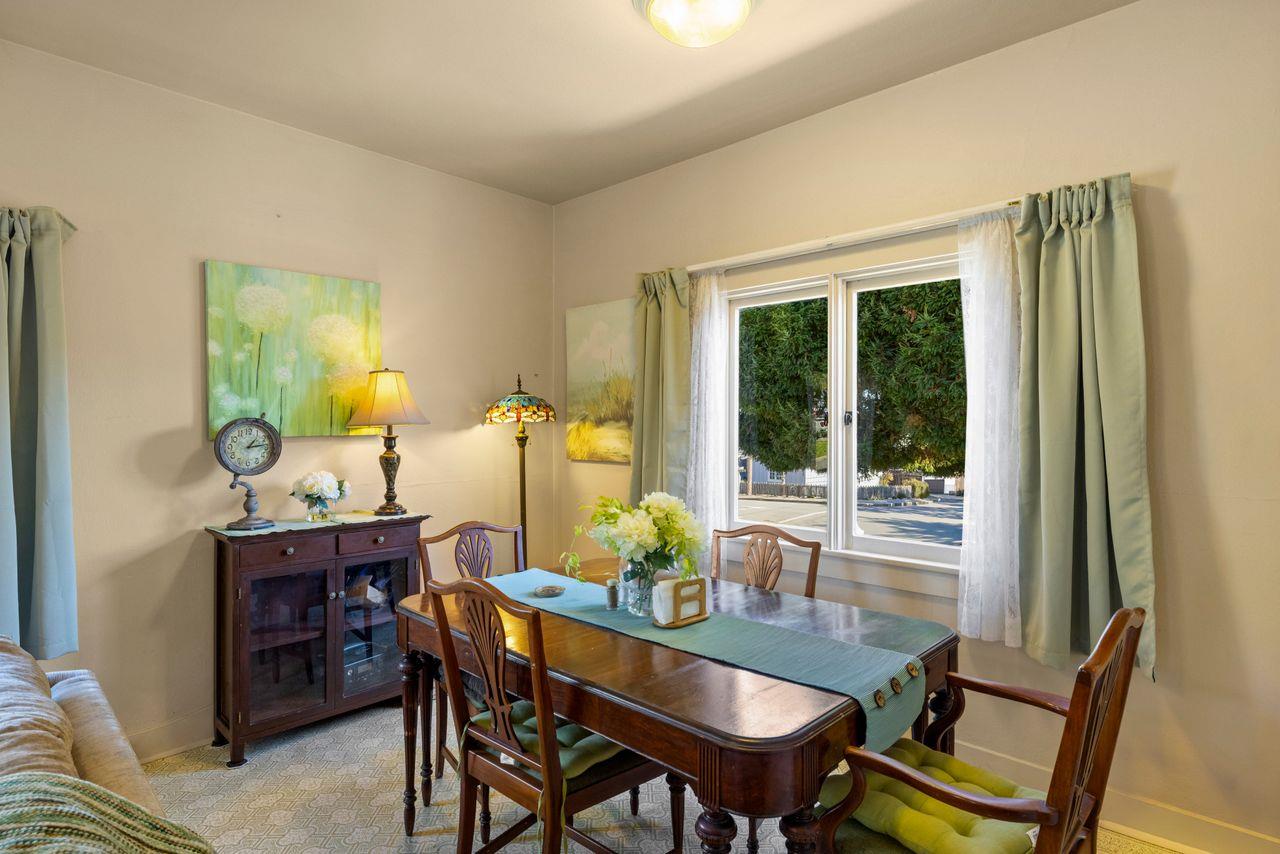 Detail Gallery Image 7 of 38 For 851 Laurel Ave, Pacific Grove,  CA 93950 - 3 Beds | 1 Baths