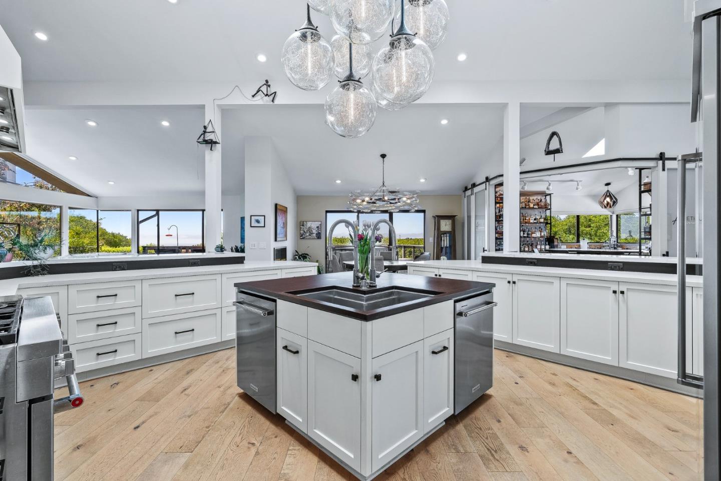 Detail Gallery Image 18 of 54 For 21 Kite Hill Rd, Santa Cruz,  CA 95060 - 3 Beds | 3/1 Baths