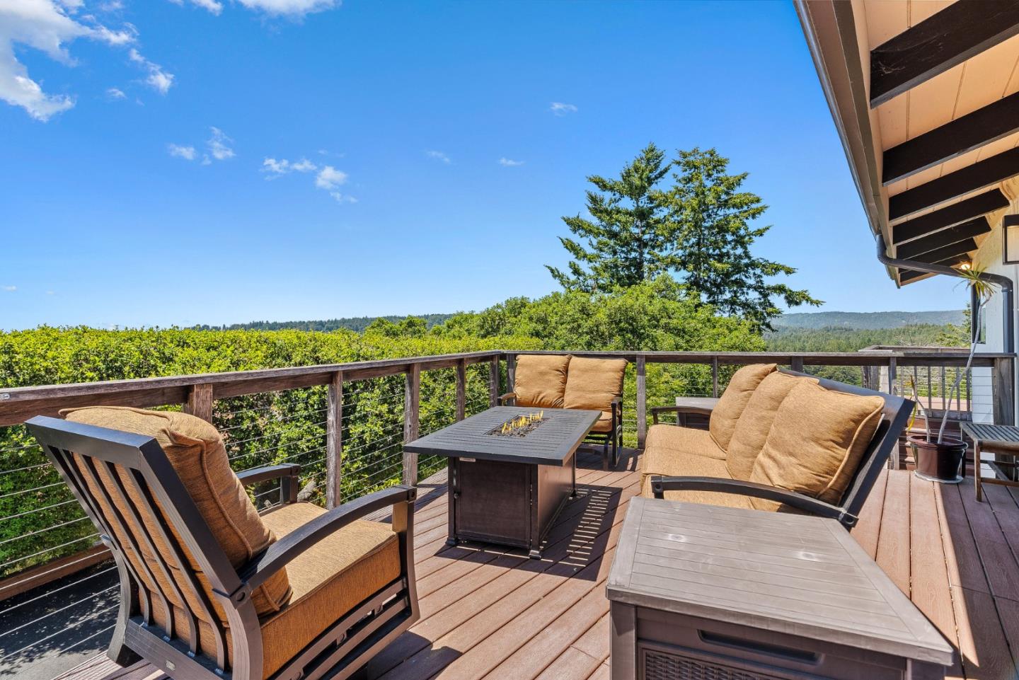 Detail Gallery Image 45 of 54 For 21 Kite Hill Rd, Santa Cruz,  CA 95060 - 3 Beds | 3/1 Baths