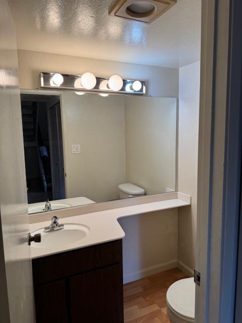 Detail Gallery Image 6 of 14 For 2534 W Middlefield Rd, Mountain View,  CA 94043 - 2 Beds | 1/1 Baths