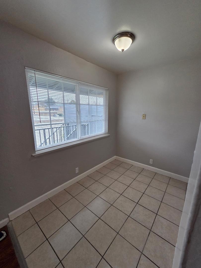 Detail Gallery Image 6 of 8 For 5745 Almaden Rd, San Jose,  CA 95118 - 2 Beds | 1 Baths