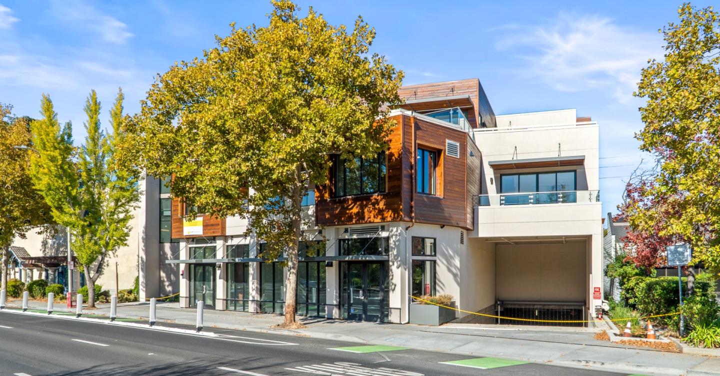 Detail Gallery Image 4 of 8 For 4115 El Camino Real #220,  Palo Alto,  CA 94306 - – Beds | – Baths