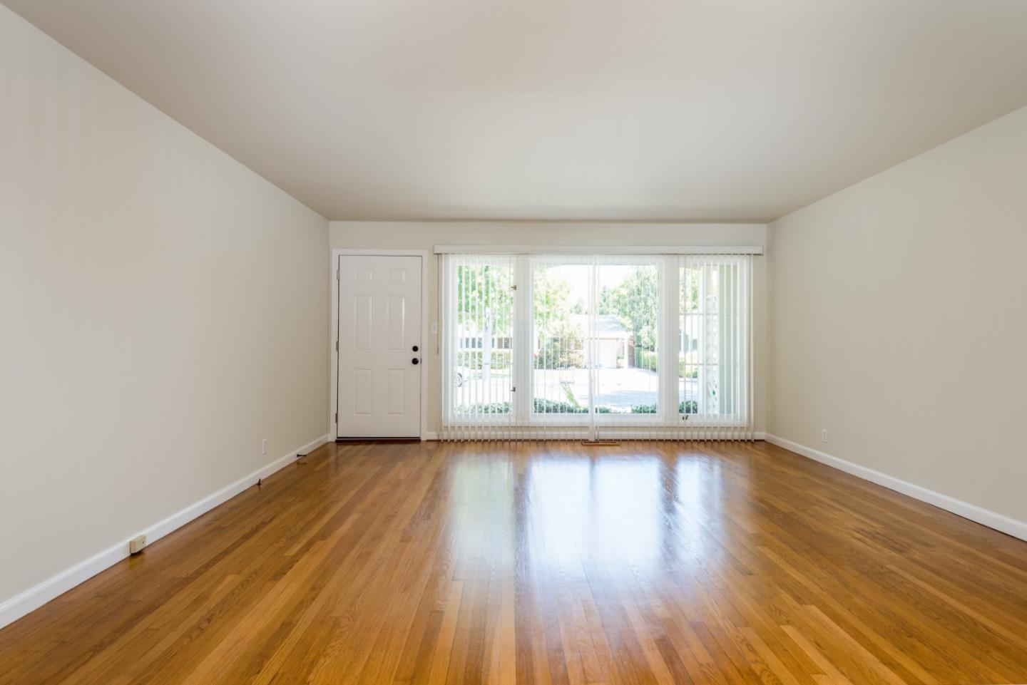 Detail Gallery Image 3 of 15 For 1638 Anamor St, Redwood City,  CA 94061 - 3 Beds | 1 Baths