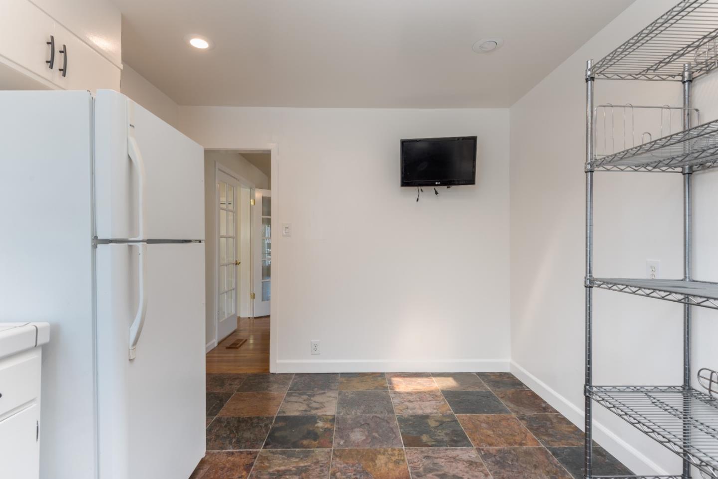 Detail Gallery Image 6 of 15 For 1638 Anamor St, Redwood City,  CA 94061 - 3 Beds | 1 Baths