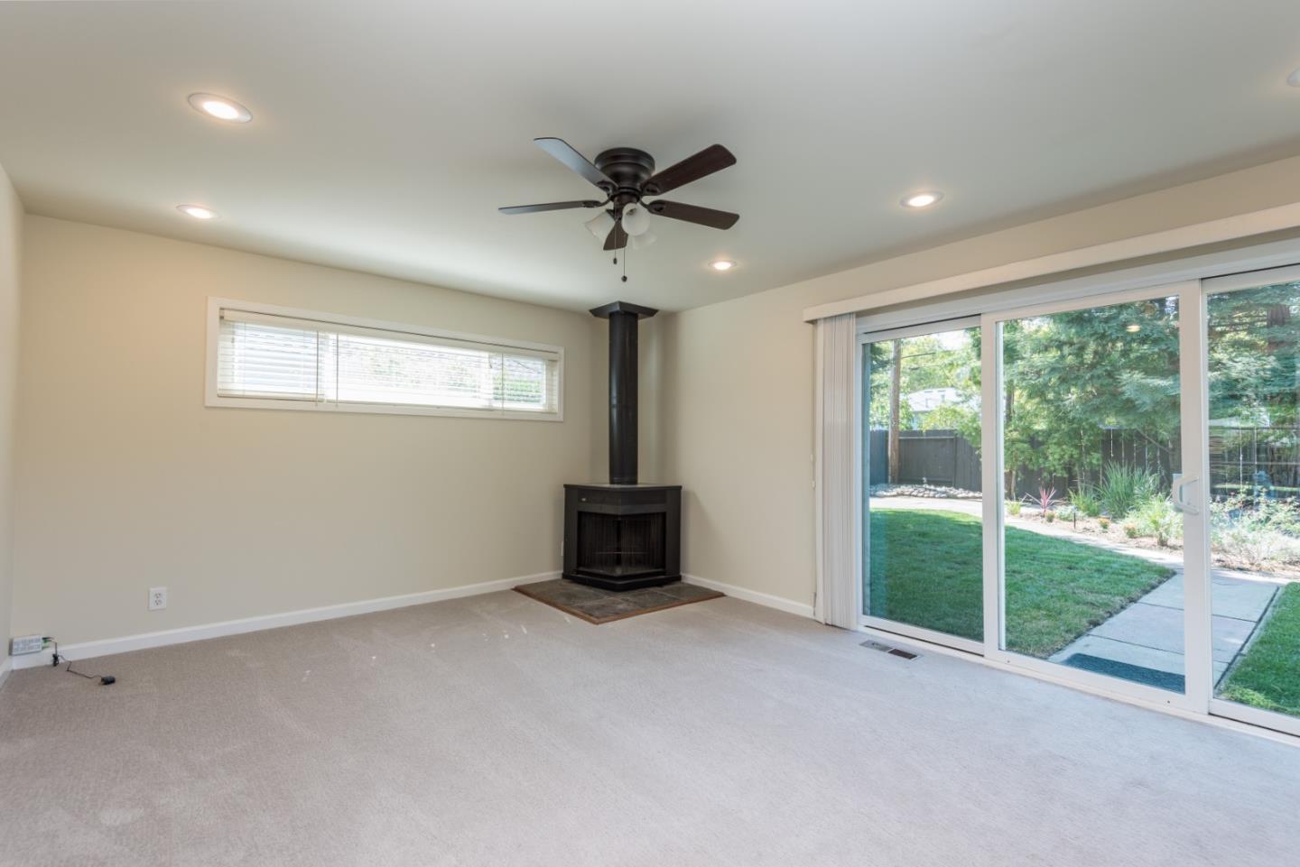 Detail Gallery Image 8 of 15 For 1638 Anamor St, Redwood City,  CA 94061 - 3 Beds | 1 Baths