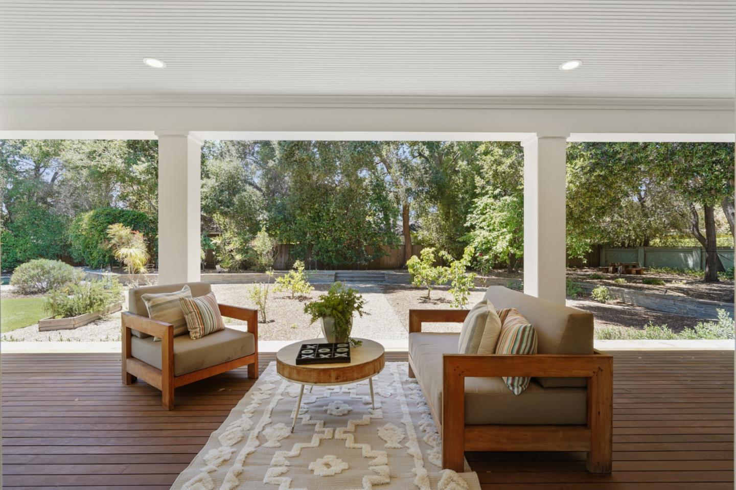 Detail Gallery Image 3 of 12 For 42 Camino Por Los Arboles, Atherton,  CA 94027 - 5 Beds | 3/2 Baths