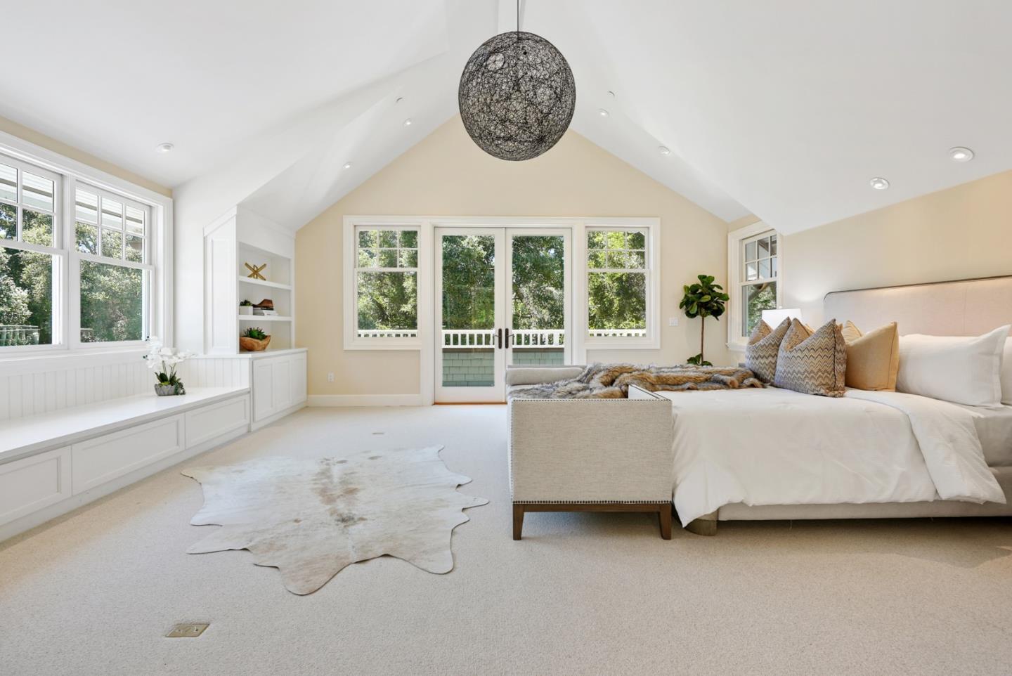 Detail Gallery Image 4 of 12 For 42 Camino Por Los Arboles, Atherton,  CA 94027 - 5 Beds | 3/2 Baths