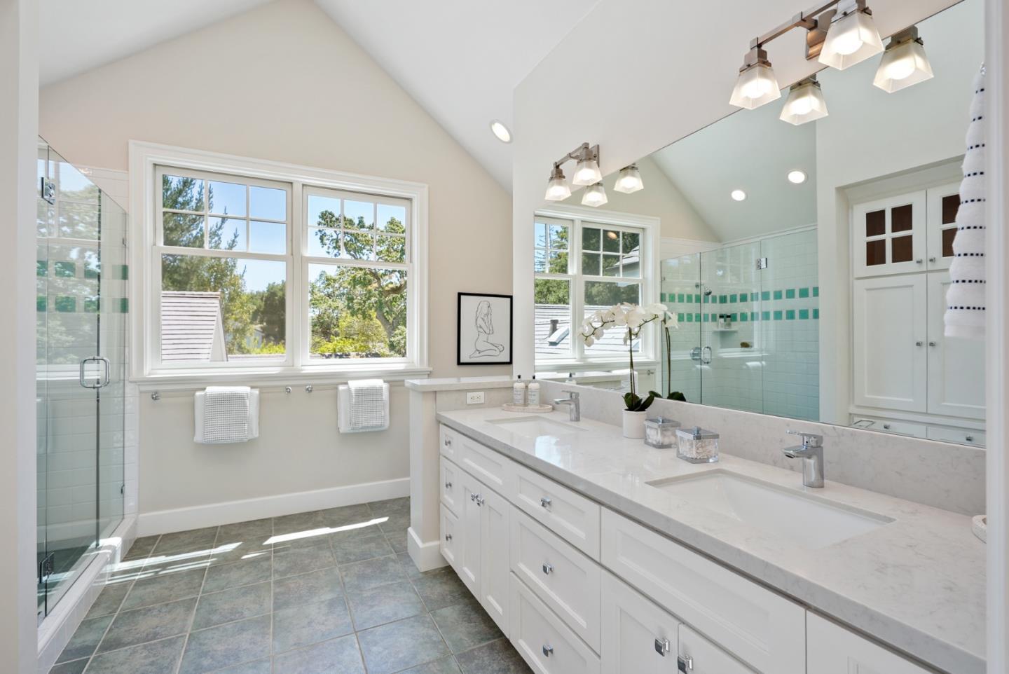 Detail Gallery Image 5 of 12 For 42 Camino Por Los Arboles, Atherton,  CA 94027 - 5 Beds | 3/2 Baths