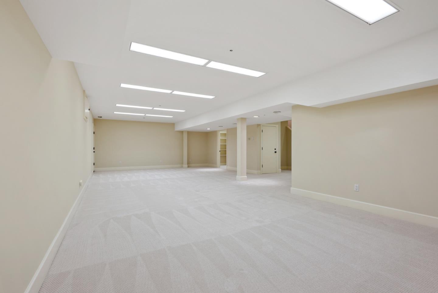 Detail Gallery Image 8 of 12 For 42 Camino Por Los Arboles, Atherton,  CA 94027 - 5 Beds | 3/2 Baths