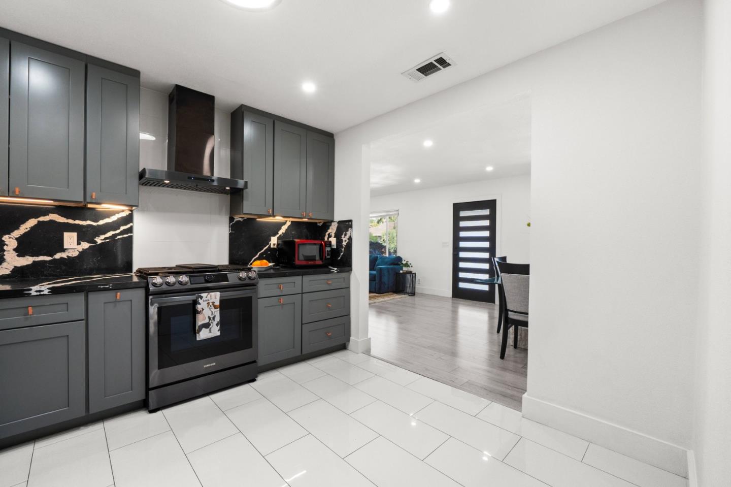 Detail Gallery Image 11 of 43 For 24675 Joanne St, Hayward,  CA 94544 - 4 Beds | 3 Baths