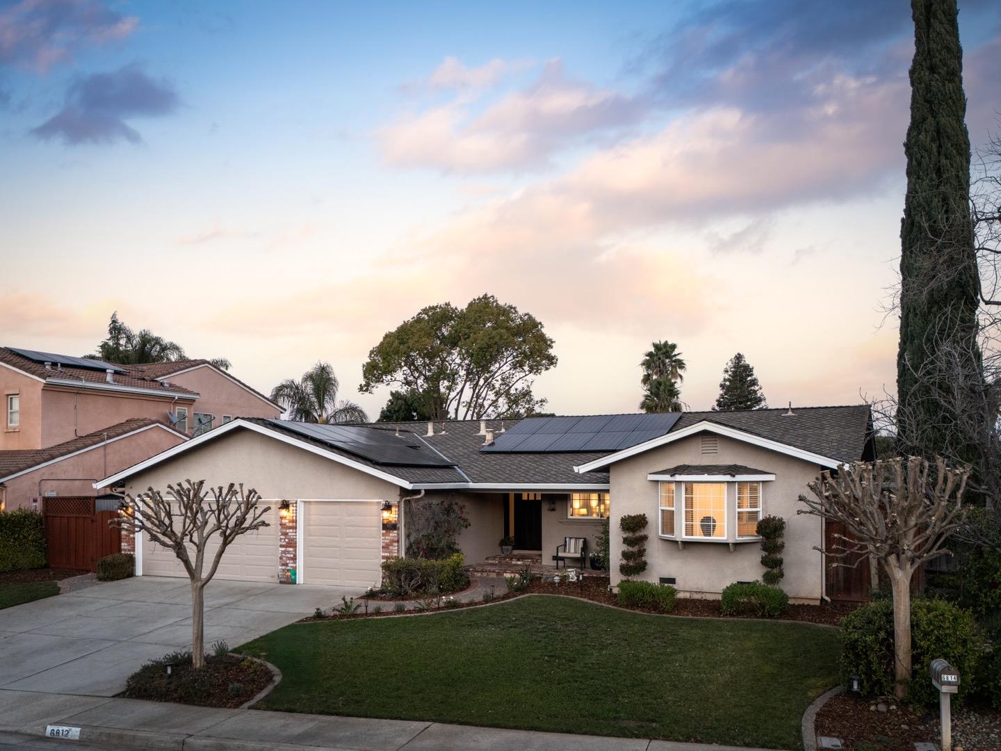 Detail Gallery Image 2 of 57 For 6812 Lazy River Way, San Jose,  CA 95120 - 4 Beds | 2/1 Baths