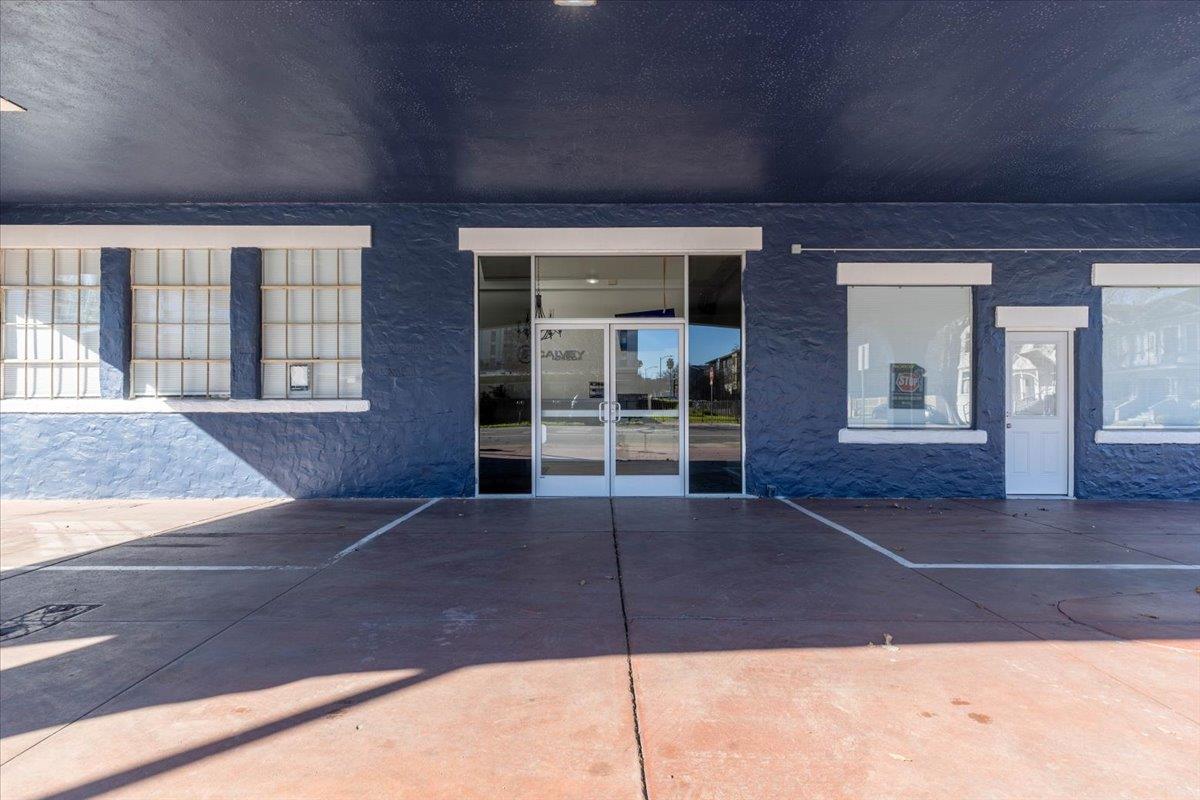 Detail Gallery Image 2 of 36 For 247 E Saint John St, San Jose,  CA 95112 - – Beds | – Baths