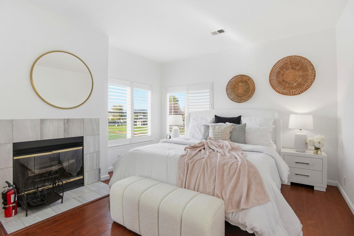 Detail Gallery Image 11 of 28 For 23 Dory Ln, Foster City,  CA 94404 - 2 Beds | 2/1 Baths