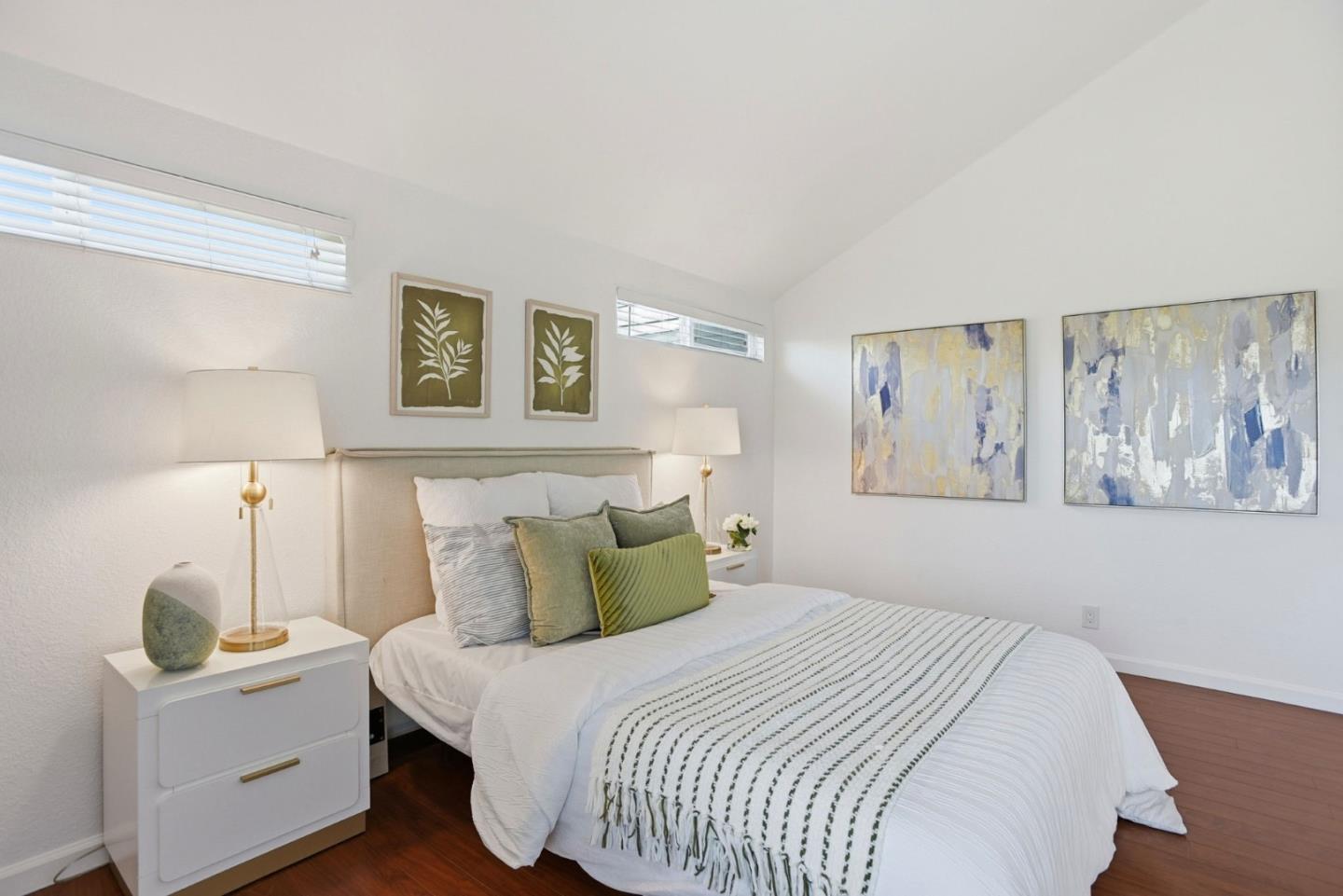 Detail Gallery Image 14 of 28 For 23 Dory Ln, Foster City,  CA 94404 - 2 Beds | 2/1 Baths