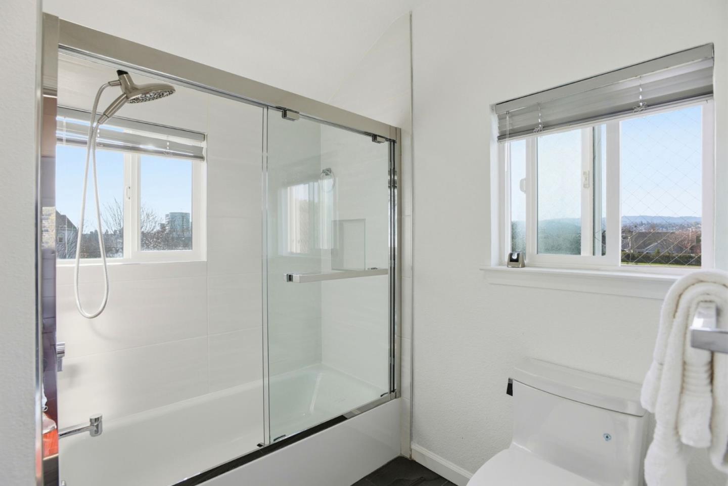 Detail Gallery Image 16 of 28 For 23 Dory Ln, Foster City,  CA 94404 - 2 Beds | 2/1 Baths