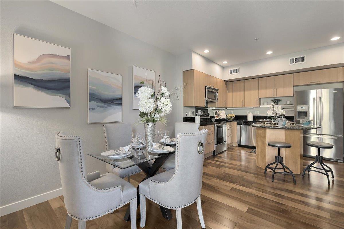 Detail Gallery Image 6 of 33 For 88 Bush St #3158,  San Jose,  CA 95126 - 1 Beds | 2 Baths