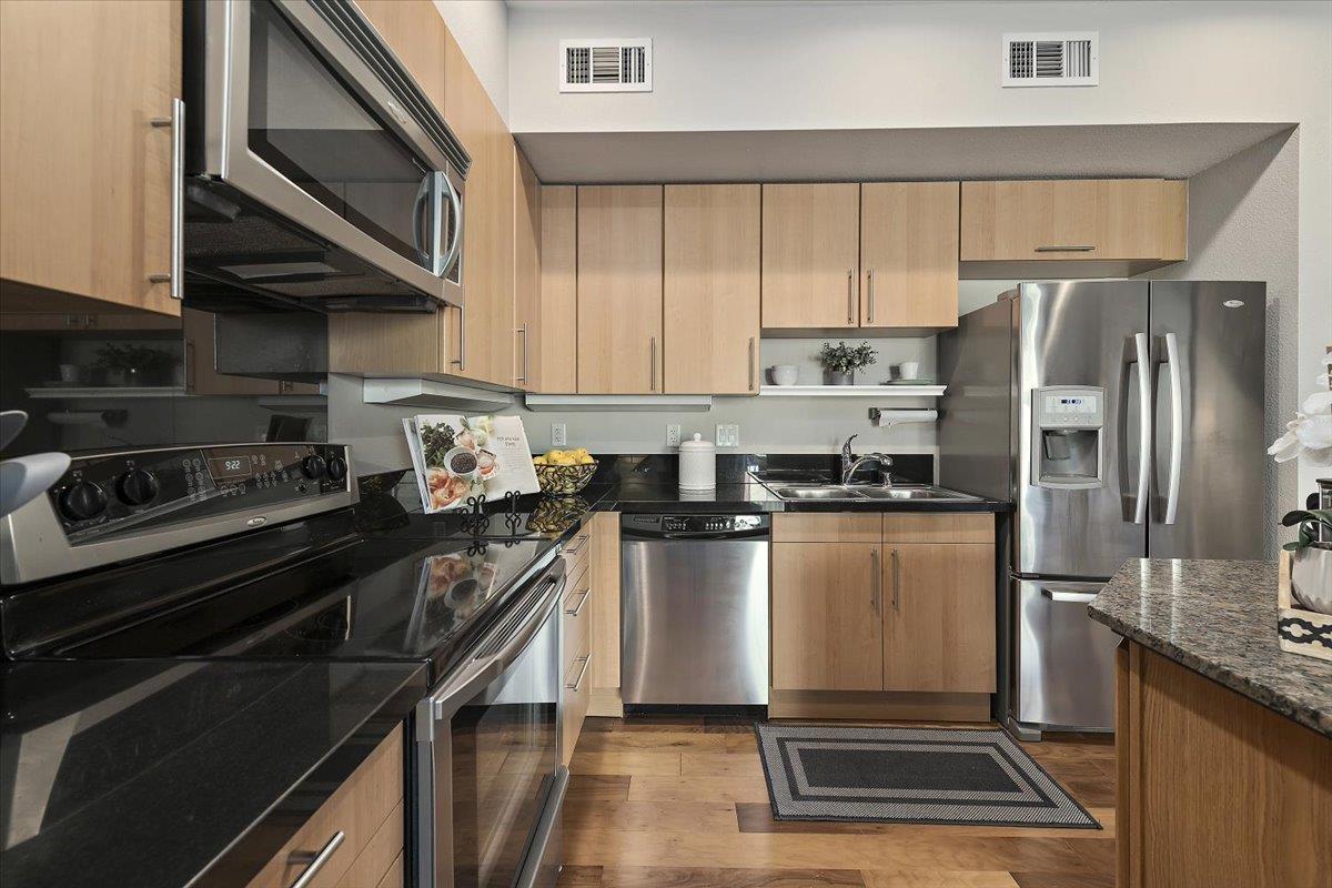 Detail Gallery Image 9 of 33 For 88 Bush St #3158,  San Jose,  CA 95126 - 1 Beds | 2 Baths