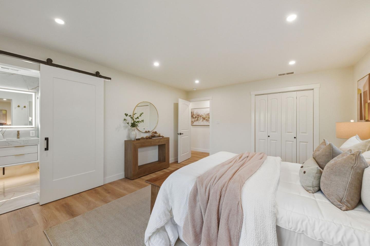 Detail Gallery Image 14 of 31 For 1621 Connecticut Dr, Redwood City,  CA 94061 - 3 Beds | 3 Baths