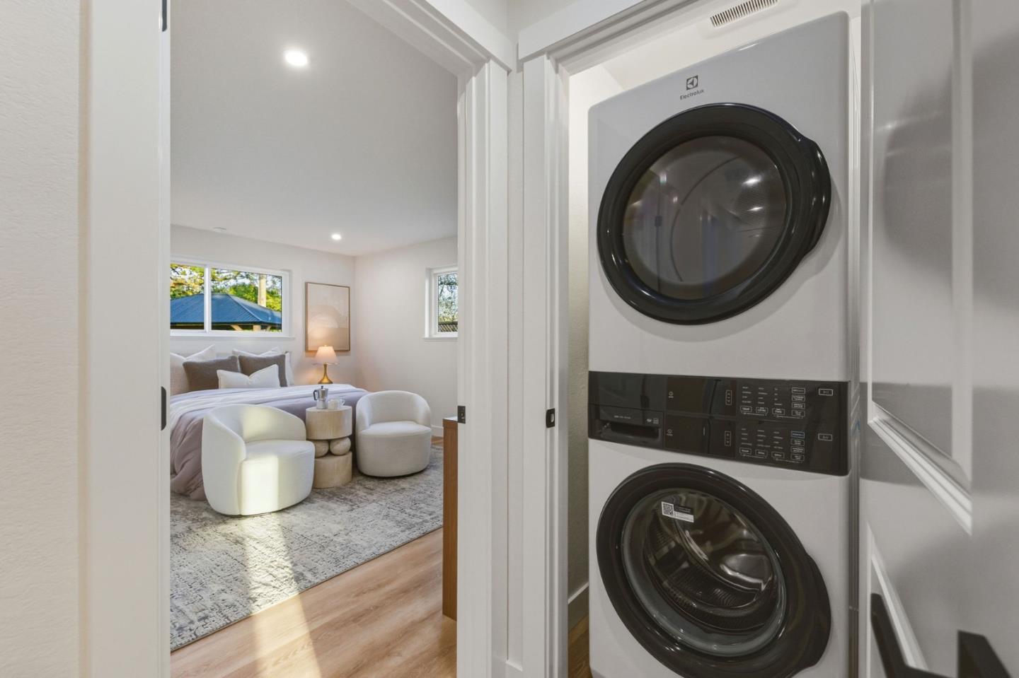 Detail Gallery Image 24 of 31 For 1621 Connecticut Dr, Redwood City,  CA 94061 - 3 Beds | 3 Baths